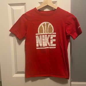 Nike basketball t-shirt